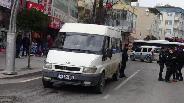 beyzbol sopasiyla uzerine gelen minibus suruc 2 14809400 o