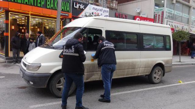 beyzbol sopasiyla uzerine gelen minibus suruc 8 14809400 o