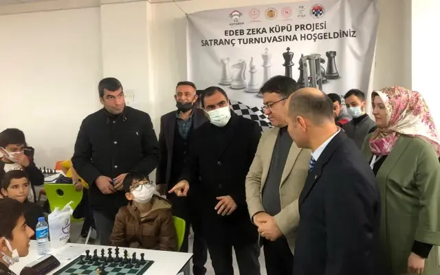 Tabiat Kolejinde satranç turnuvası başladı