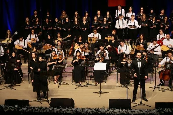 Gaziosmanpaşa Senfoni Orkestrası, birinci gösterisini 'Daha Adil Bir Dünya' sloganıyla Gerçekleştirdi