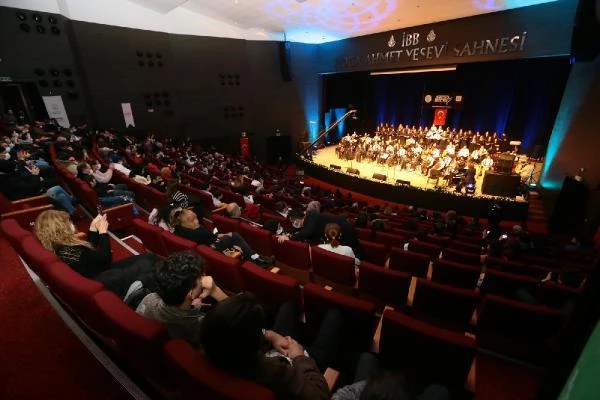 Gaziosmanpaşa Senfoni Orkestrası, birinci gösterisini 'Daha Adil Bir Dünya' sloganıyla Gerçekleştirdi