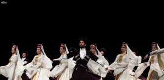 Kafkas Halk Dansları Ankara'da sahnelendi