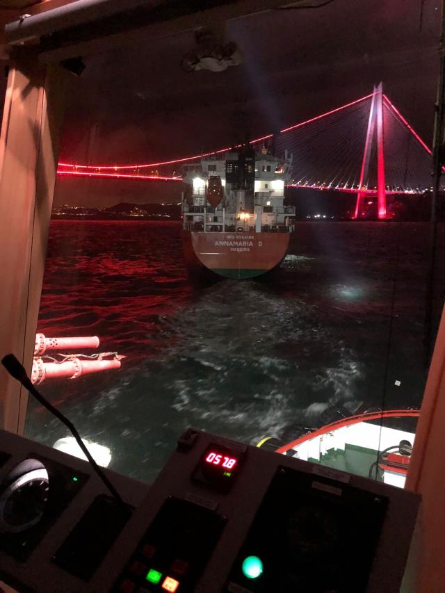 Poyrazköy önlerinde kargo gemisi makine arızası yaptı, boğaz trafiği askıya alındı