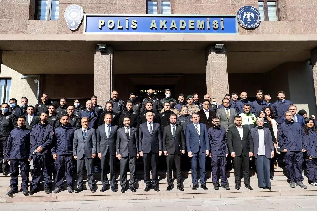 Son dakika haberleri: Anadolu Ajansı'nın '20. Dönem Savaş Muhabirliği Eğitimi' başladı