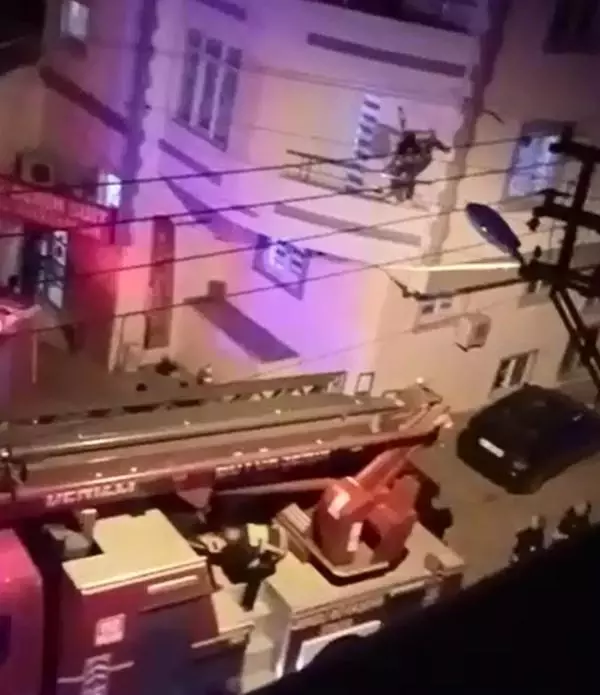 Gece balkona çıkıp 'Beni öldürecekler' diye bağırdı, polis eve girdiğinde kimseyi bulamadı