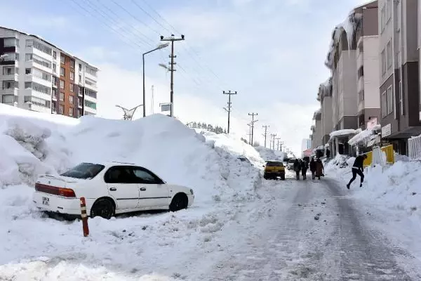 Bitlis'te 116 köy yolu kapalı; 1 ilçede taşımalı eğitime 'kar' pürüzü