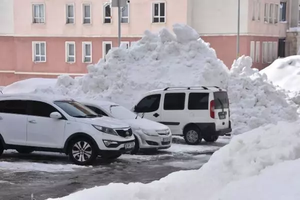 Bitlis'te 116 köy yolu kapalı; 1 ilçede taşımalı eğitime 'kar' pürüzü