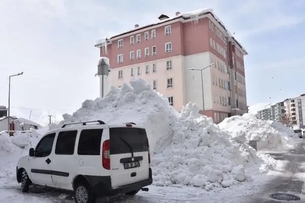 Bitlis'te 116 köy yolu kapalı; 1 ilçede taşımalı eğitime 'kar' pürüzü