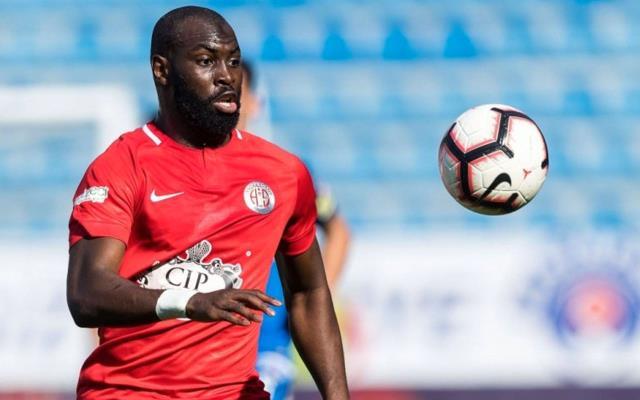 Bu türlü rezillik görülmedi! Doukara, Antalyaspor'dan fark yedikleri maçtan sonra rakiple kutlama yaptı