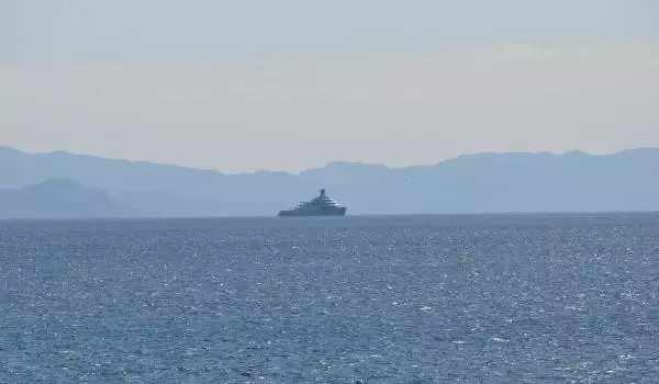 Rus milyarder Abramoviç'in yatı, Datça açıklarında