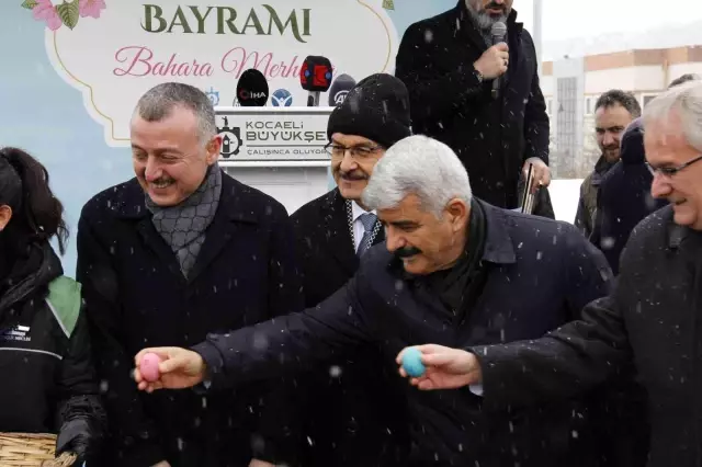 universiteli genclerden kar altinda nevruz 7 14811182 o