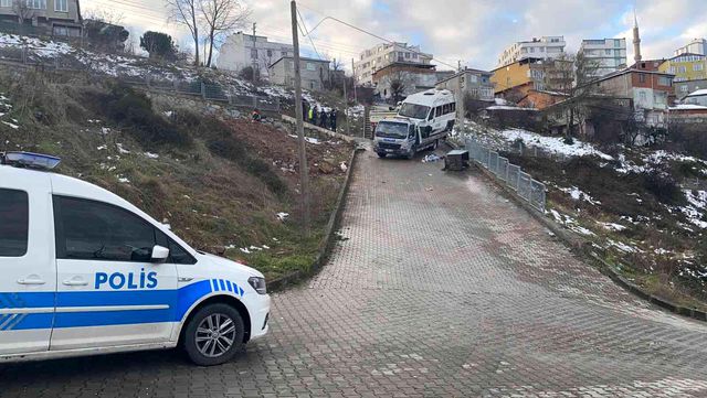 yokus asagiya inen servis minibusu yoldan cik 9 14809966 o
