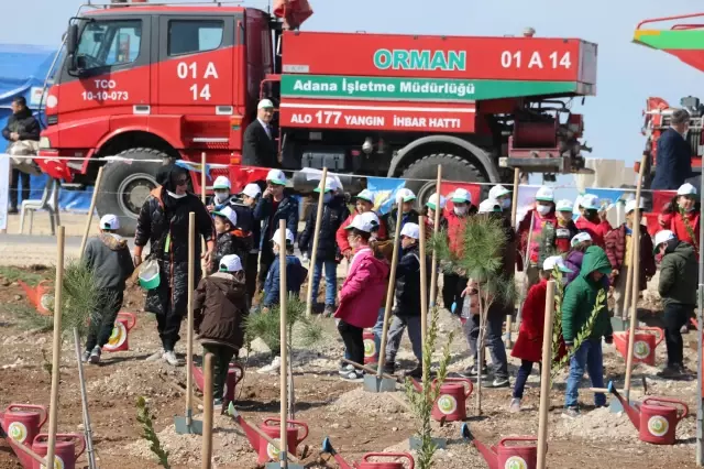 Adana'da orman yangınında ziyan gören alan fidanla buluşturuldu