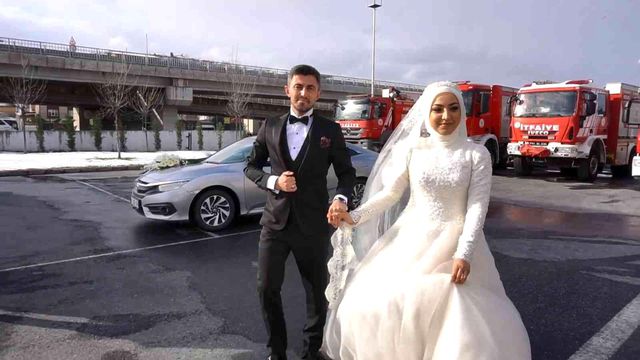 arkadaslari icin gelinlik ve damatlikla itfai 2 14812470 o