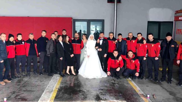 arkadaslari icin gelinlik ve damatlikla itfai 3 14812470 o