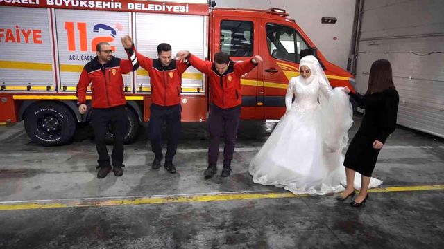 arkadaslari icin gelinlik ve damatlikla itfai 4 14812470 o