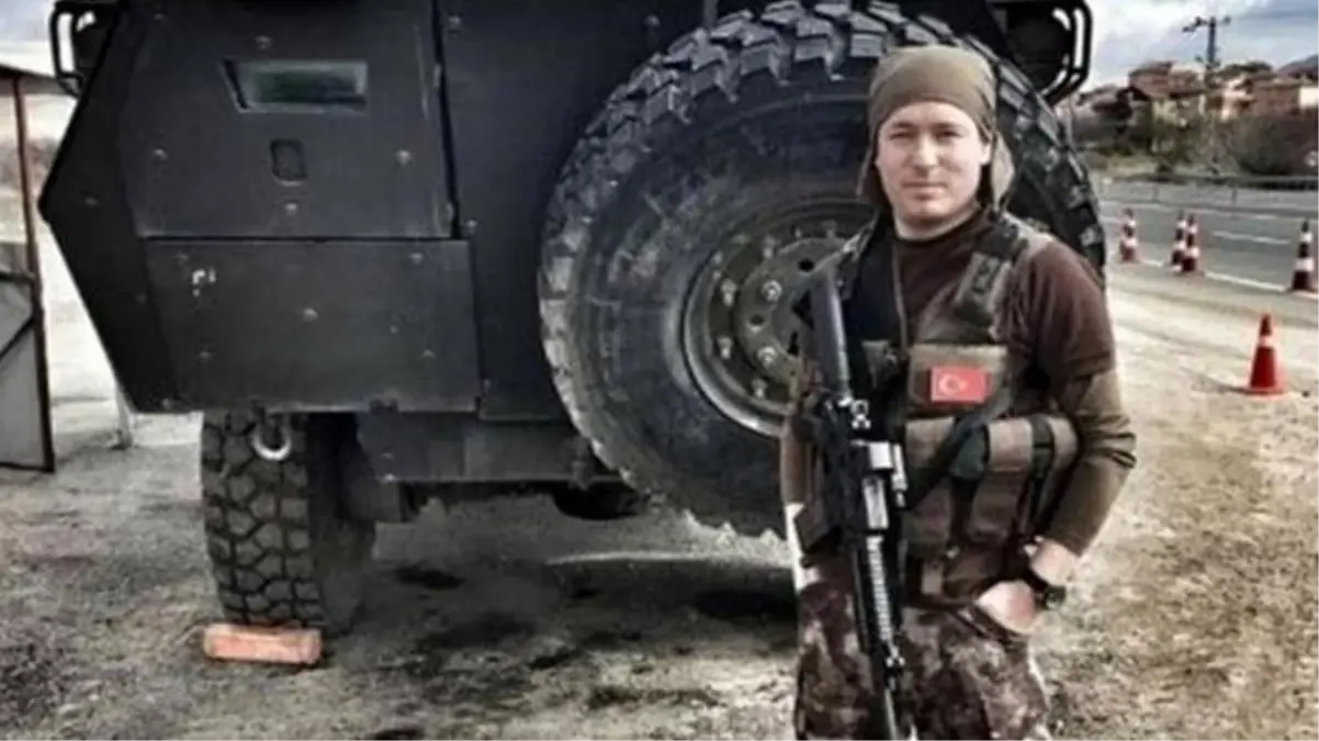 Bingöl'de mühimmat sevkiyatında yaşanan patlamada şehit düşen polis memuru amcasıyla aynı kaderi paylaştı