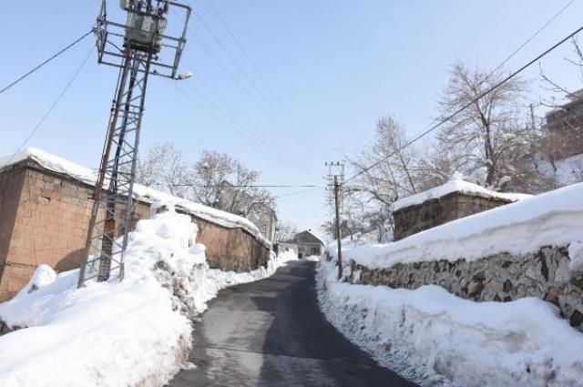 Bitlis'te 40 konut çığ tehlikesi sebebiyle tahliye edildi