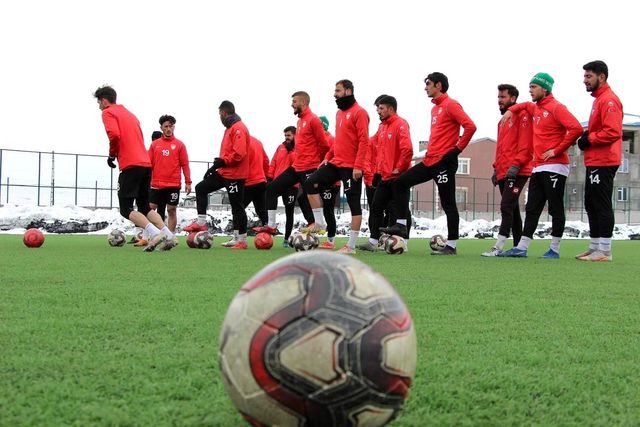 Kars 36 Spor Doğubayazıt maçı hazırlıklarını sürdürüyor