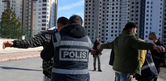 Kayseri'de polis ekiplerinden okul çevrelerinde denetim