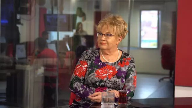 Nevra Serezli'yi böyle görünce Gülşen'i unutacaksınız! İşte arkası olmayan o elbise Nevra Serezli'yi böyle görünce Gülşen'i unutacaksınız! İşte arkası olmayan o elbise