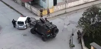 Polisten kaçarken el bombası atan şüphelilerin evlerinden uçaksavar mermisi çıktı