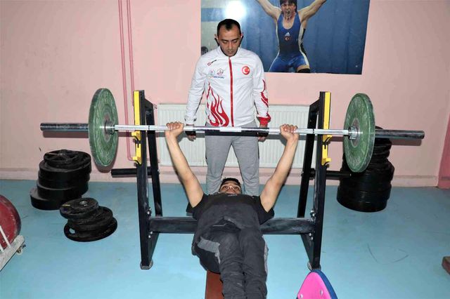 uc haftalik antrenmanla turkiye ikincisi olan 3 14812555 o