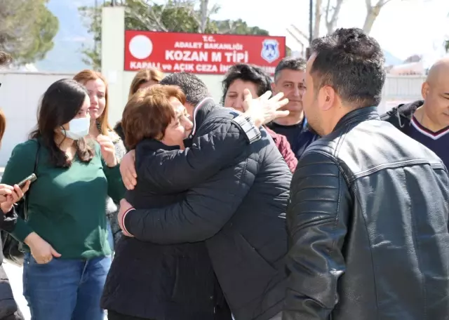 Adana'da kocasını bıçakla öldürdüğü teziyle yargılanan bayana ceza verilmedi