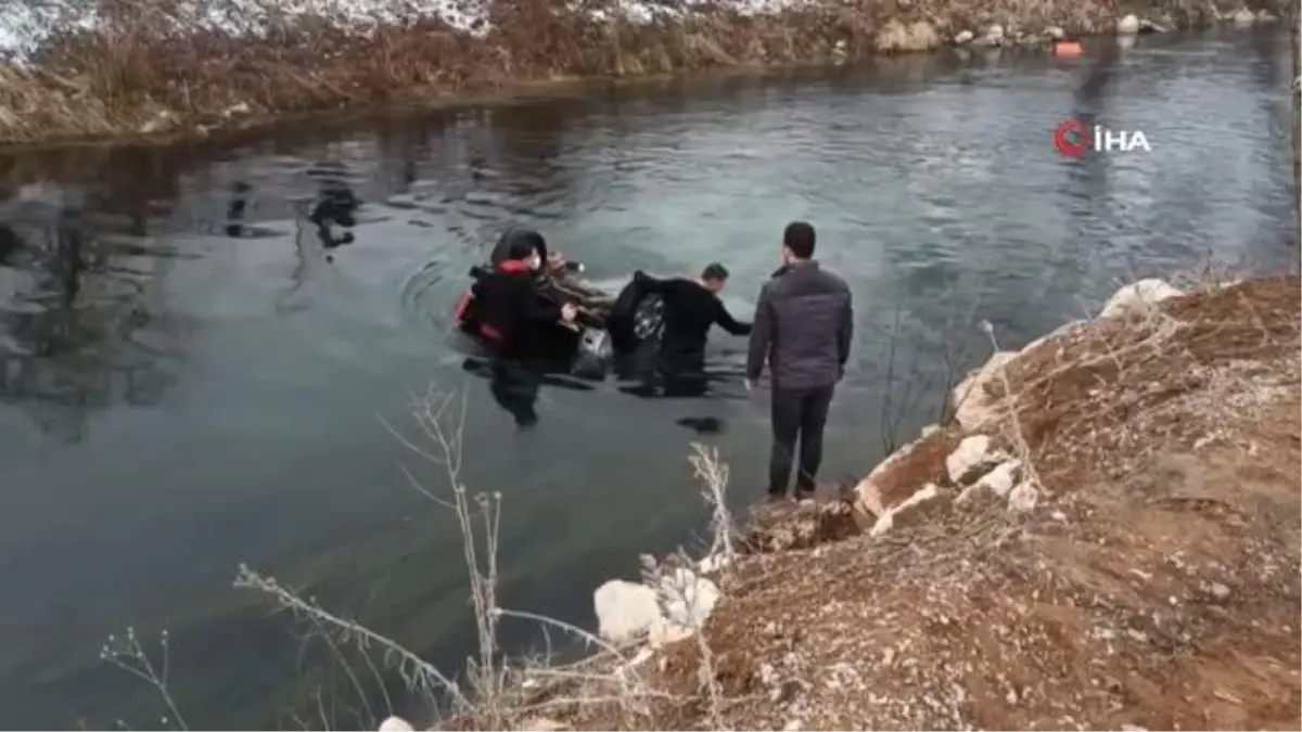 Ceyhan Nehri'ne düşen araçtaki 1 kişi öldü, 2 kişi ağır yaralandı