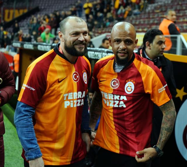 Galatasaray'ı unutamıyor! Ujfalusi'den küme düşme sorusuna dikkat çeken yanıt