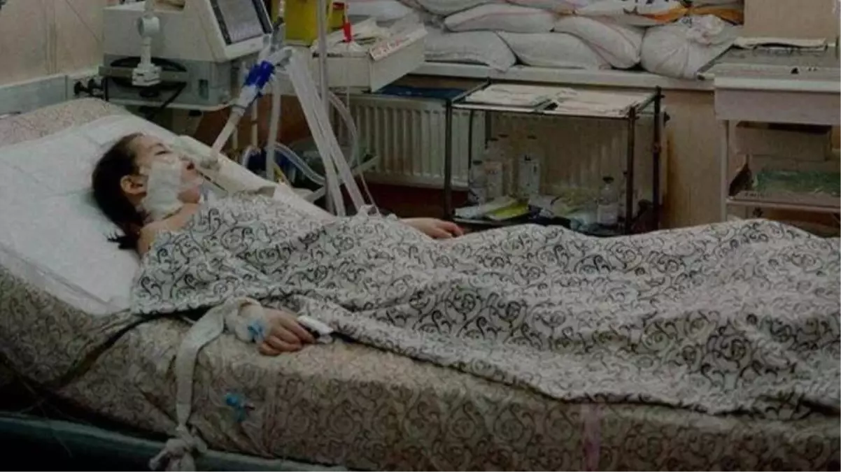 Kablolara bağlı yaşam savaşı veriyor! Bombalardan kaçan Ukraynalı kızın görüntüsü yürek sızlattı