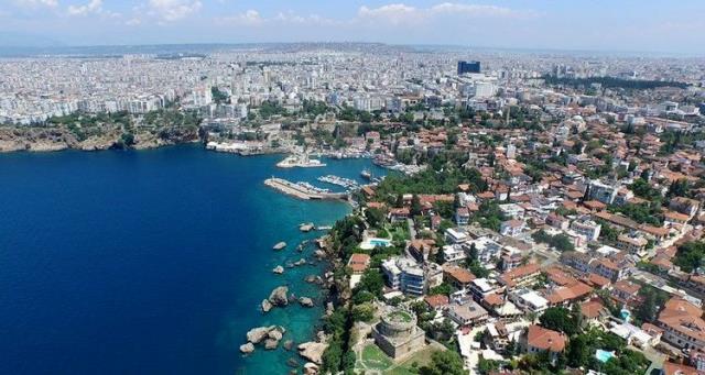 Savaştan kaçan Rus ve Ukraynalılar Antalya'ya akın ediyor! Kira bedelleri 3 kat arttı