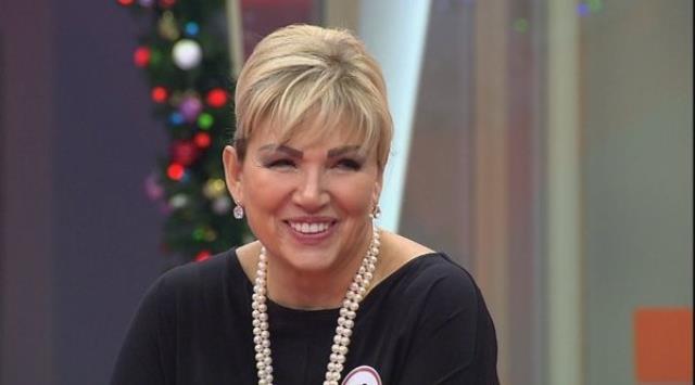 Ümit Besen'in eşine dolandırıcılık şoku! '120 liralık kargo borcunuz var' dediler... Ümit Besen'in eşine dolandırıcılık şoku! '120 liralık kargo borcunuz var' dediler...