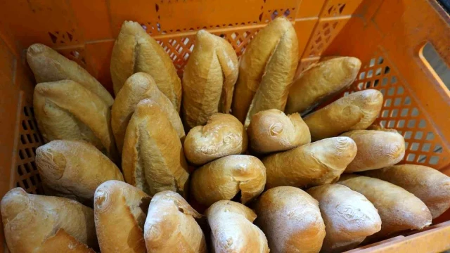 Adana'da ekmeğe artırım: 3 TL oldu