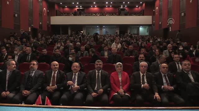AK Partili Özhaseki, Mardin'de Medya ve Demokrasi Panelinde konuştu