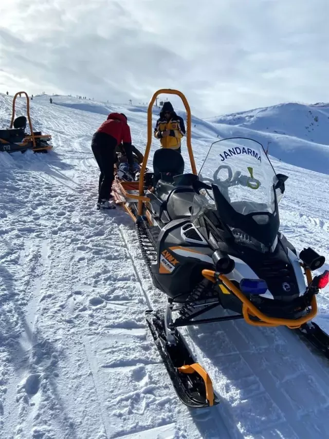 JAK timi 83 kişiyi kurtardı