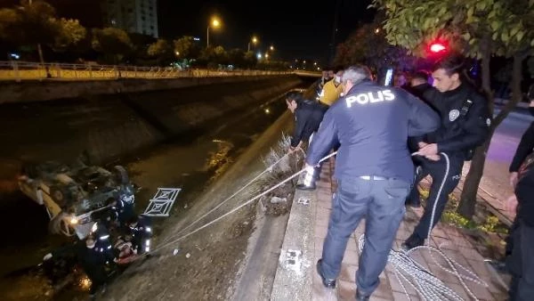 Kamyoneti sulama kanalına devrilen şoför yaralı halde kurtarıldı