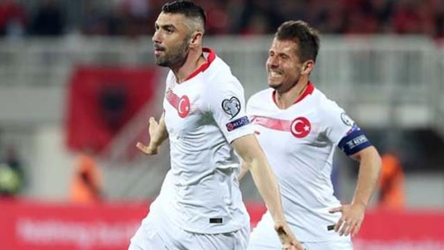 Maçın ardından dikkat çeken paylaşım! Emre Belözoğlu'ndan Burak Yılmaz göndermesi