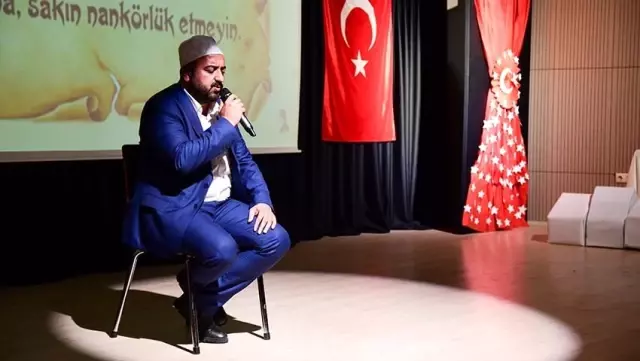 Minik Yürekler Çanakkale Şehitlerini andı