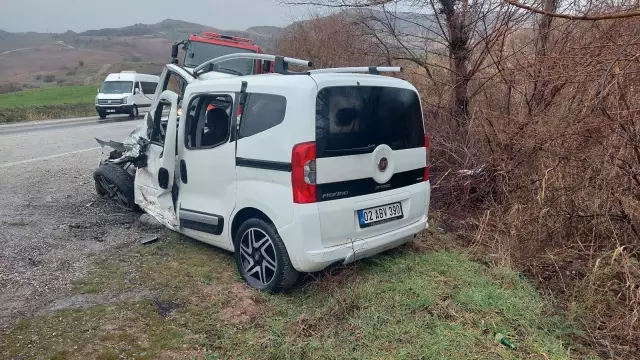 Son dakika haberi... Öğretmenleri taşıyan servisi kaza yaptı: 1'i ağır 7 yaralı