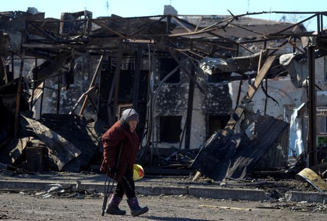 Rusların Mariupol'de vurduğu sığınaktan gelen imajlar yaşanan trajediyi gözler önüne serdi
