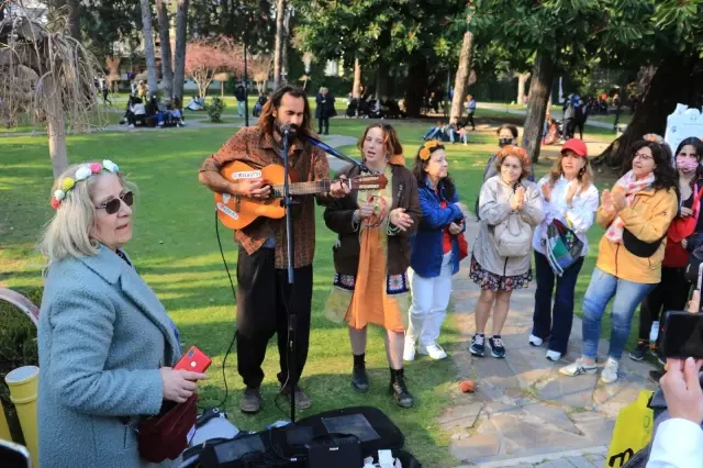 Adana'da binlerce kişi bu korteje akın etti