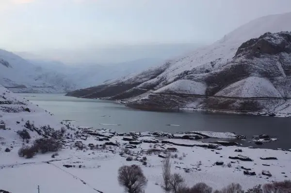 Adıyaman'da donan yüzen adalar, hareket etmeye başladı