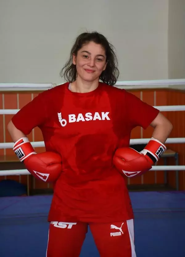 Sports boxer Seren Ay Chetin will challenge the world