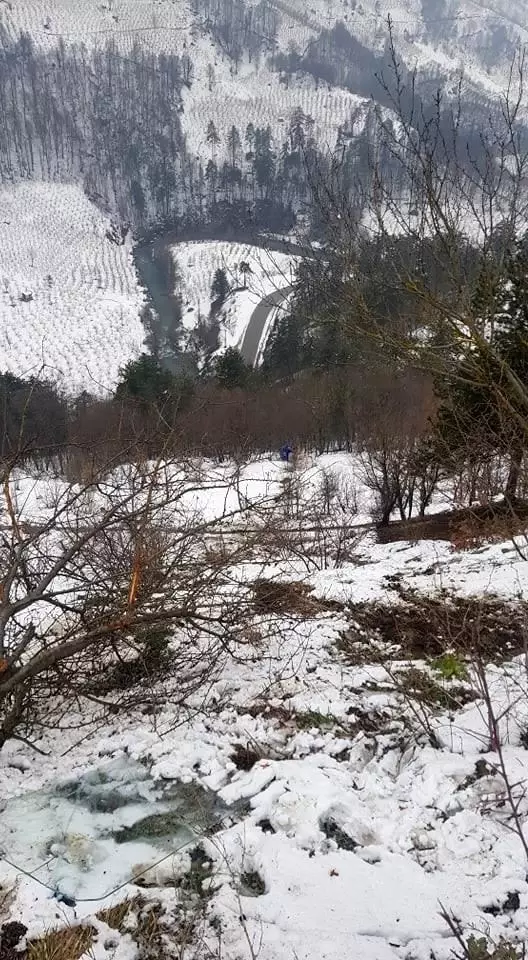 Patpat uçuruma uçtu: 2 yaralı