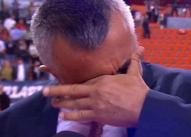 Türkiye'nin konuştuğu hoca! Finalde Fenerbahçe'den kupayı alınca hıçkıra hıçkıra ağladı: Teşekkürler anne
