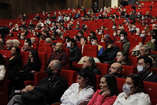 unlu oyuncu engin altan duzyatan plastiklerin 2 14823207 o