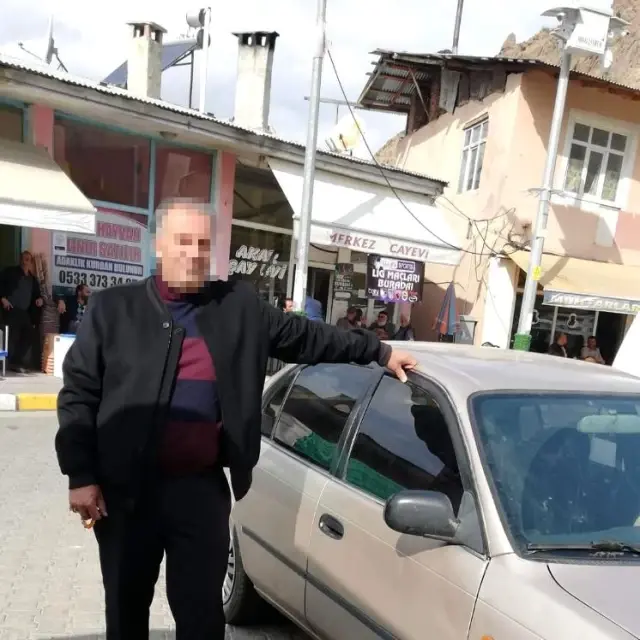 Son dakika... Erzurum'da eski kocası tarafından öldürülen kadın ve kızı son yolculuğuna uğurlandı