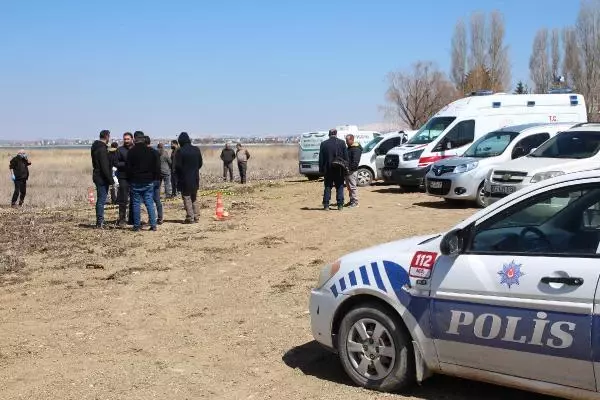 Kayıp olarak aranan adam, yanı başında siyanürle göl kenarında meyyit bulundu