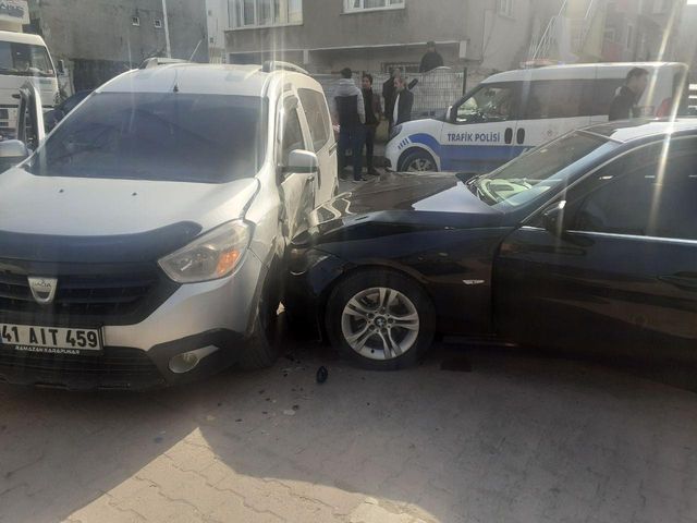 otomobil ile hafif ticari arac carpisti suruc 5 14823798 o